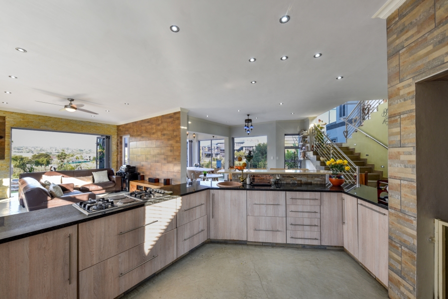5 Bedroom Property for Sale in Blue Valley Golf Estate Gauteng
