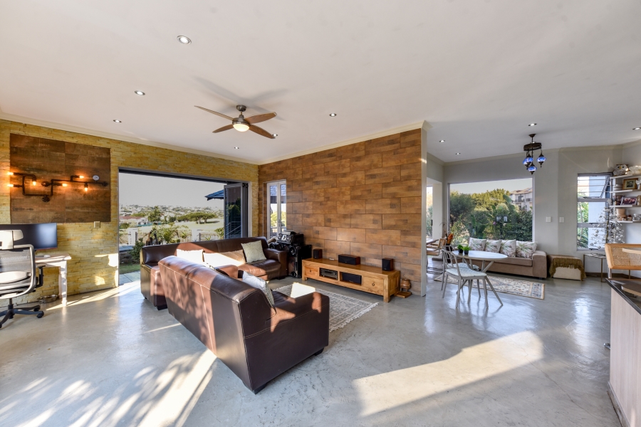 5 Bedroom Property for Sale in Blue Valley Golf Estate Gauteng