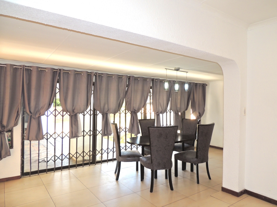 4 Bedroom Property for Sale in Strubensvallei Gauteng