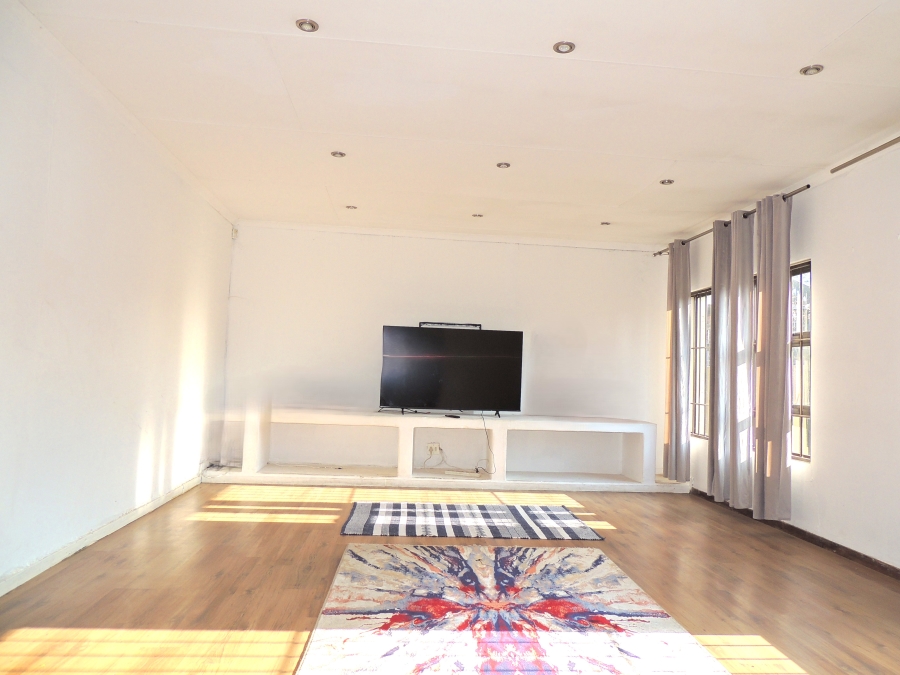 4 Bedroom Property for Sale in Strubensvallei Gauteng