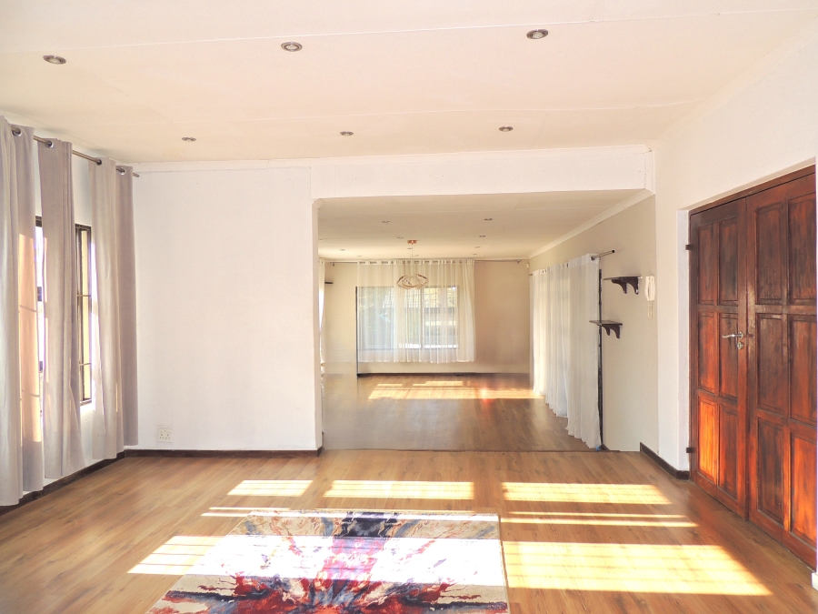4 Bedroom Property for Sale in Strubensvallei Gauteng