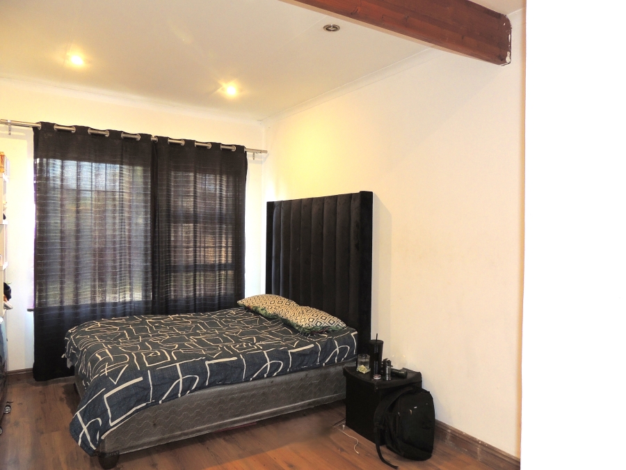 4 Bedroom Property for Sale in Strubensvallei Gauteng