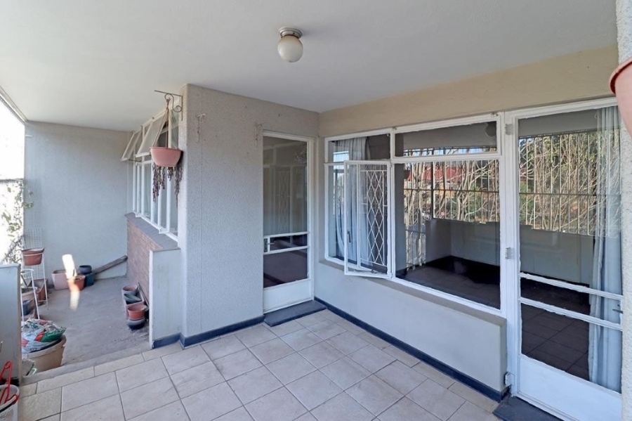 2 Bedroom Property for Sale in Cyrildene Gauteng