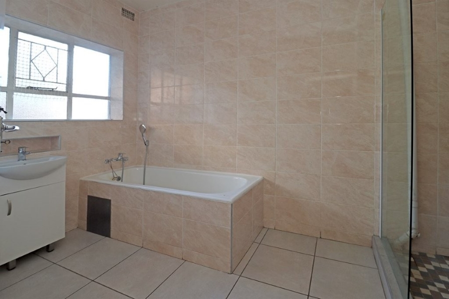 2 Bedroom Property for Sale in Cyrildene Gauteng