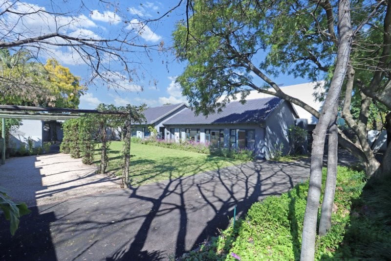 To Let Commercial Property for Rent in Parkmore Gauteng
