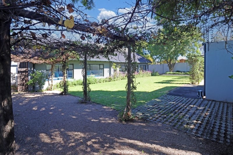 To Let Commercial Property for Rent in Parkmore Gauteng