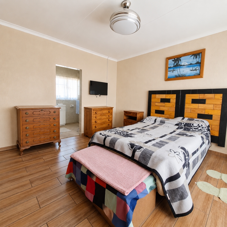 4 Bedroom Property for Sale in Rensburg Gauteng