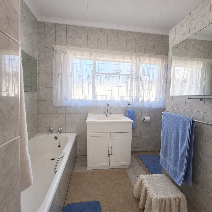 4 Bedroom Property for Sale in Rensburg Gauteng