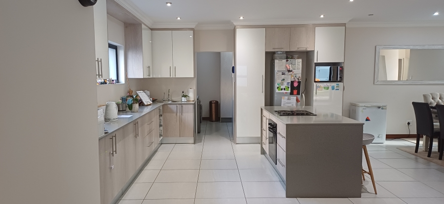 4 Bedroom Property for Sale in Northcliff Gauteng