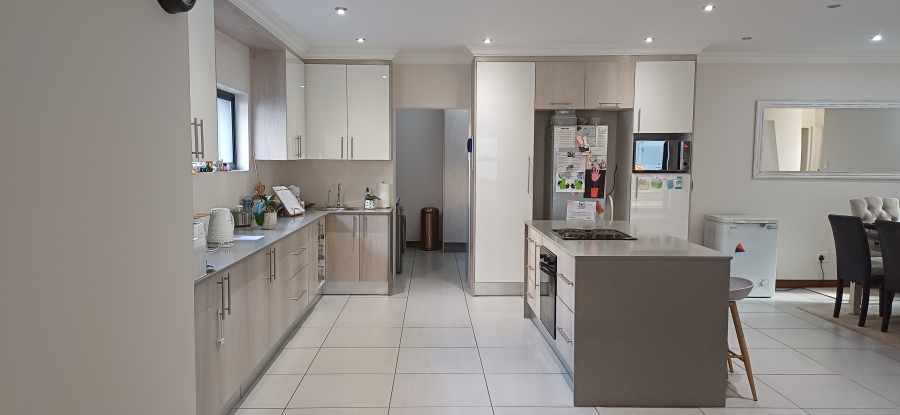 4 Bedroom Property for Sale in Northcliff Gauteng