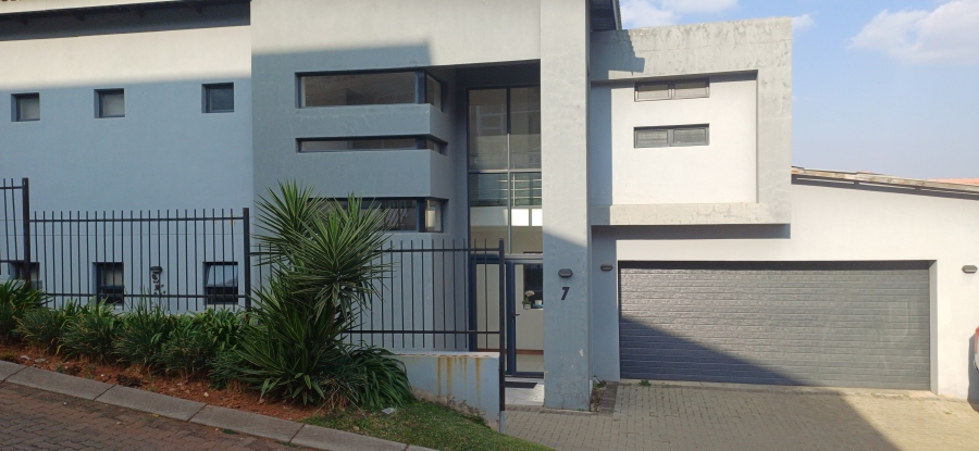 4 Bedroom Property for Sale in Northcliff Gauteng