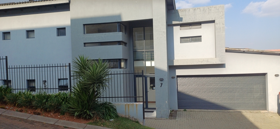4 Bedroom Property for Sale in Northcliff Gauteng