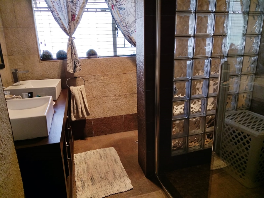 3 Bedroom Property for Sale in Birch Acres Gauteng