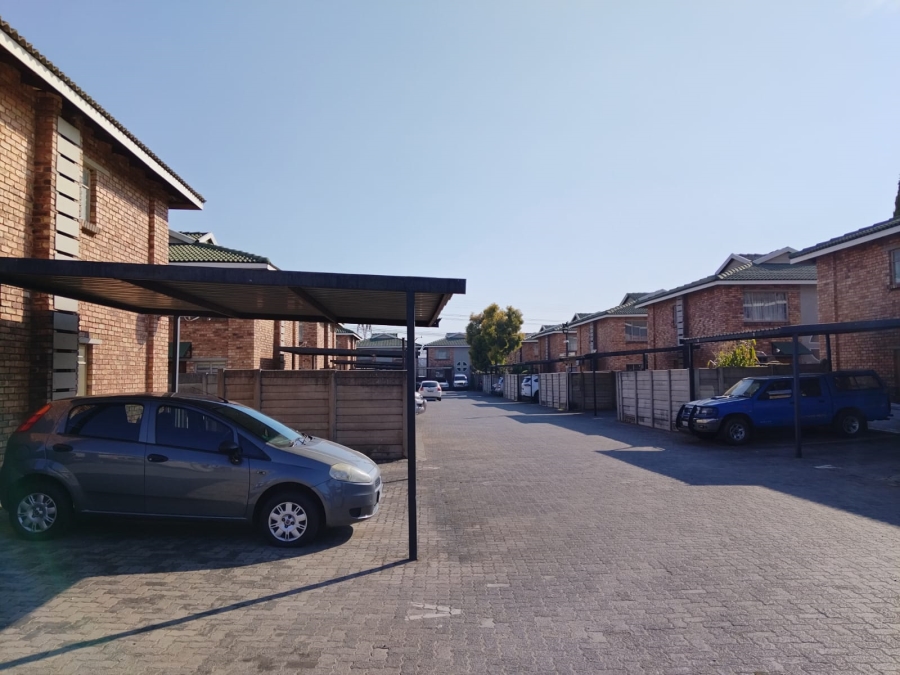 2 Bedroom Property for Sale in Edleen Gauteng