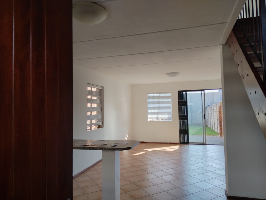 2 Bedroom Property for Sale in Edleen Gauteng