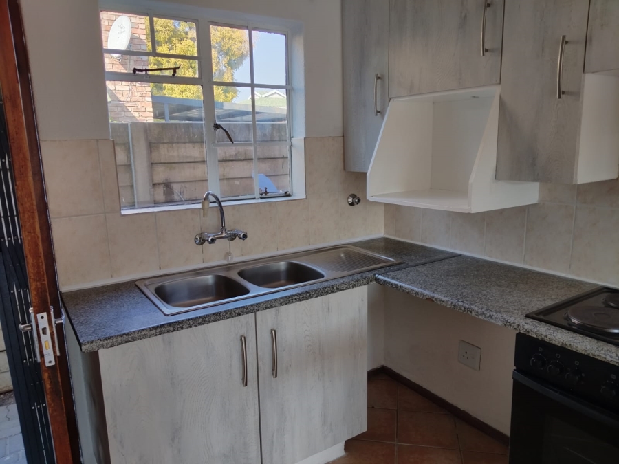 2 Bedroom Property for Sale in Edleen Gauteng