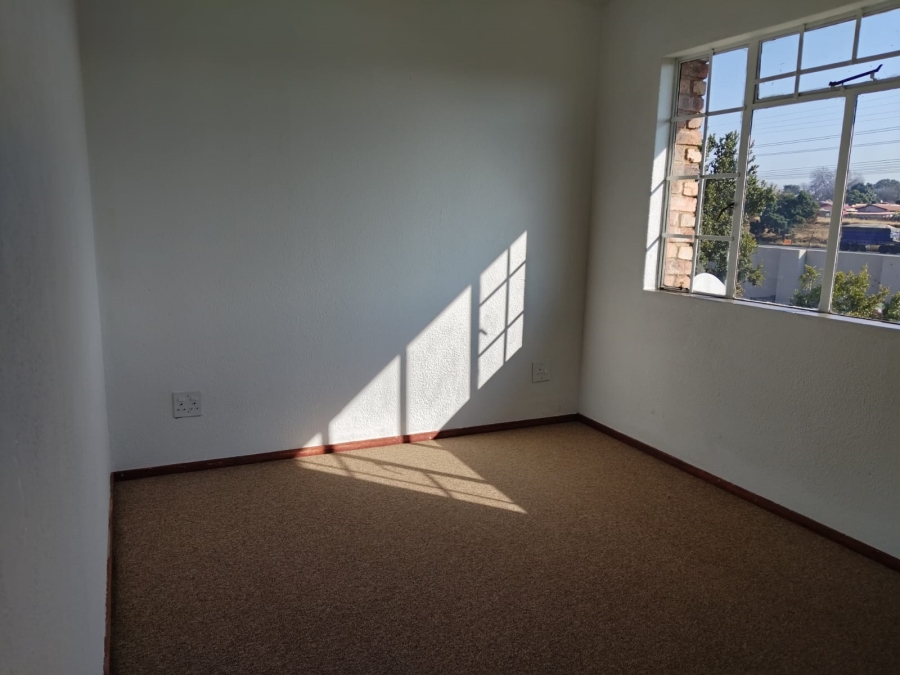 2 Bedroom Property for Sale in Edleen Gauteng