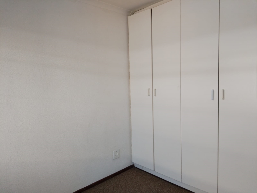 2 Bedroom Property for Sale in Edleen Gauteng