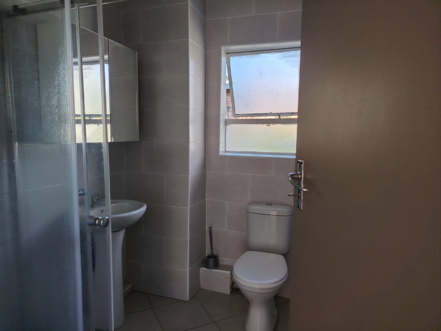 2 Bedroom Property for Sale in Pretoria North Gauteng