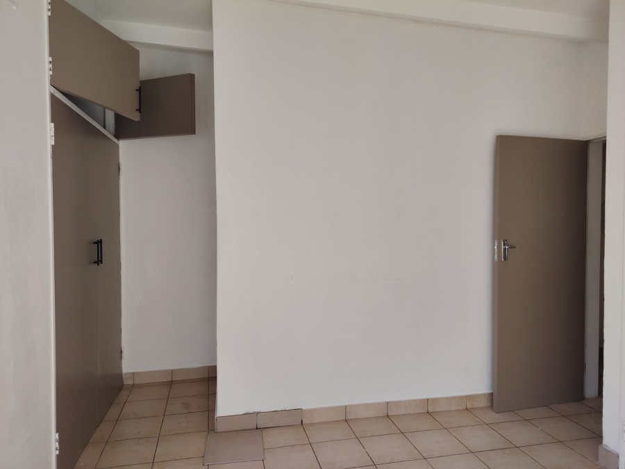 2 Bedroom Property for Sale in Pretoria North Gauteng