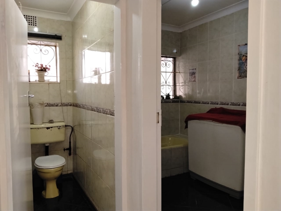5 Bedroom Property for Sale in Dalpark Gauteng