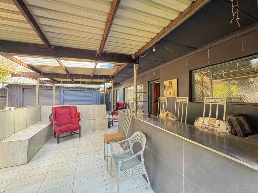 5 Bedroom Property for Sale in Dalpark Gauteng