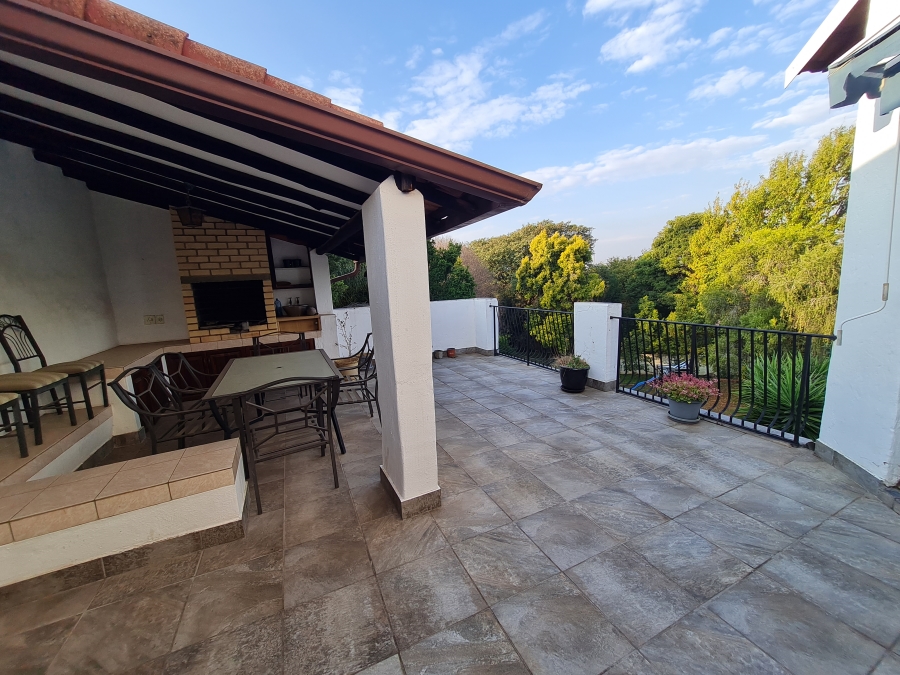 5 Bedroom Property for Sale in Northcliff Gauteng