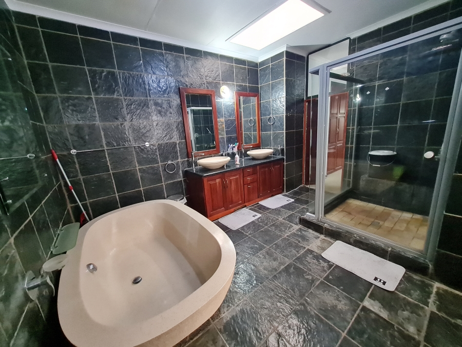 5 Bedroom Property for Sale in Northcliff Gauteng