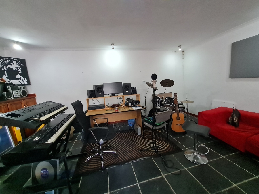 5 Bedroom Property for Sale in Northcliff Gauteng