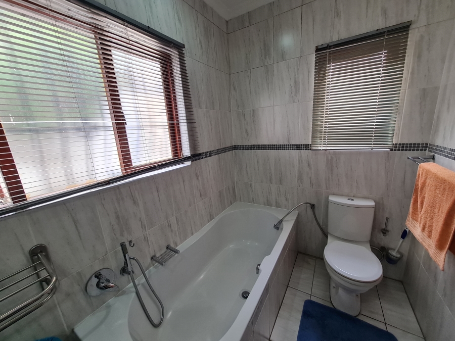 5 Bedroom Property for Sale in Northcliff Gauteng