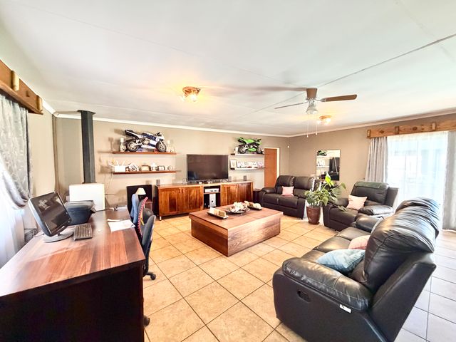 3 Bedroom Property for Sale in Selcourt Gauteng
