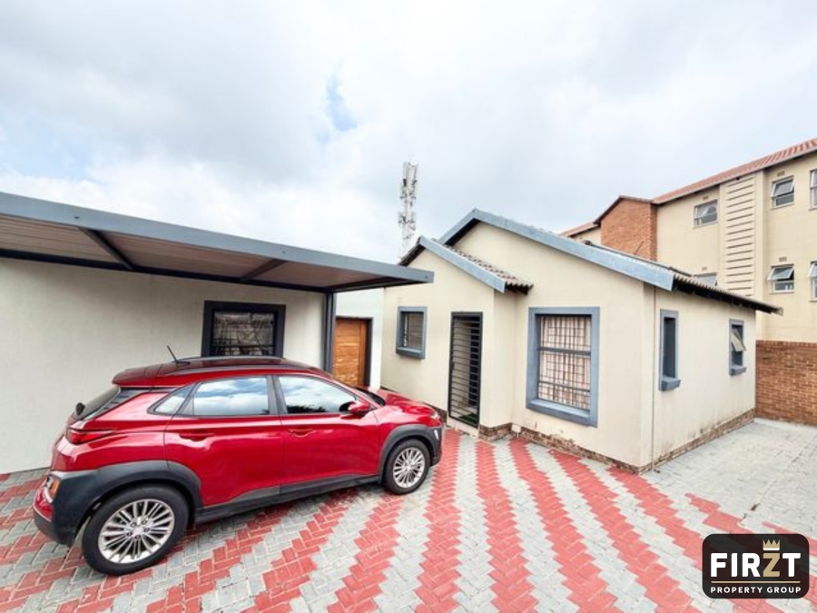 2 Bedroom Property for Sale in Kosmosdal Gauteng