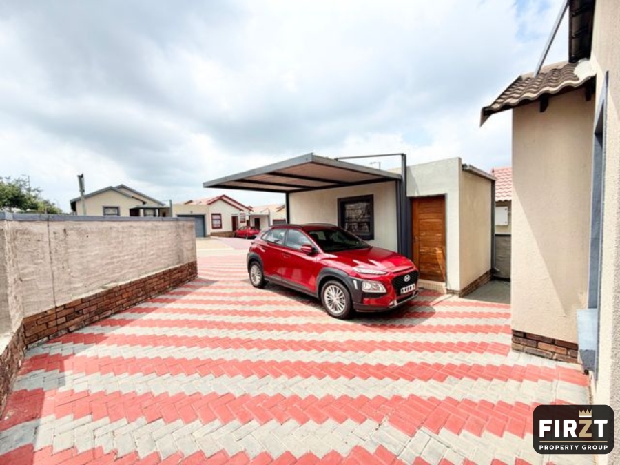 2 Bedroom Property for Sale in Kosmosdal Gauteng