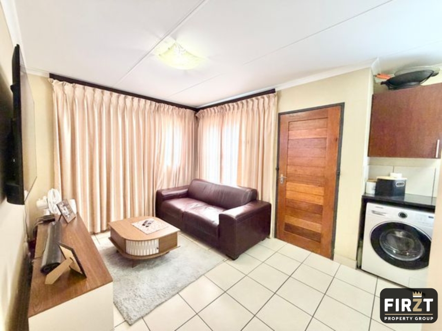 2 Bedroom Property for Sale in Kosmosdal Gauteng