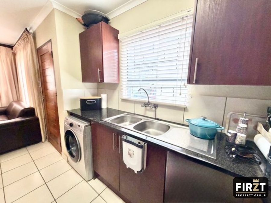 2 Bedroom Property for Sale in Kosmosdal Gauteng