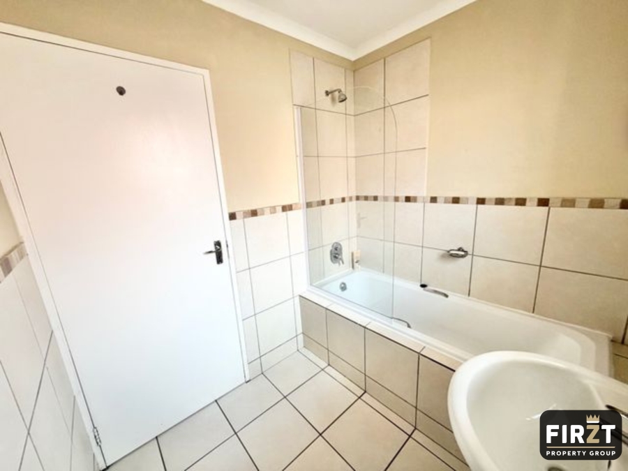2 Bedroom Property for Sale in Kosmosdal Gauteng
