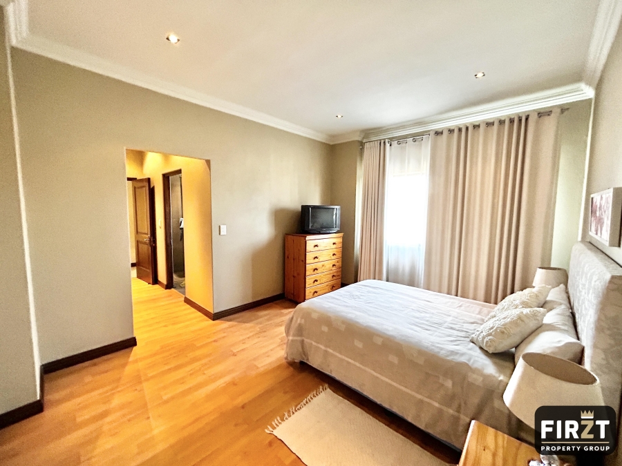 5 Bedroom Property for Sale in Blue Valley Golf Estate Gauteng