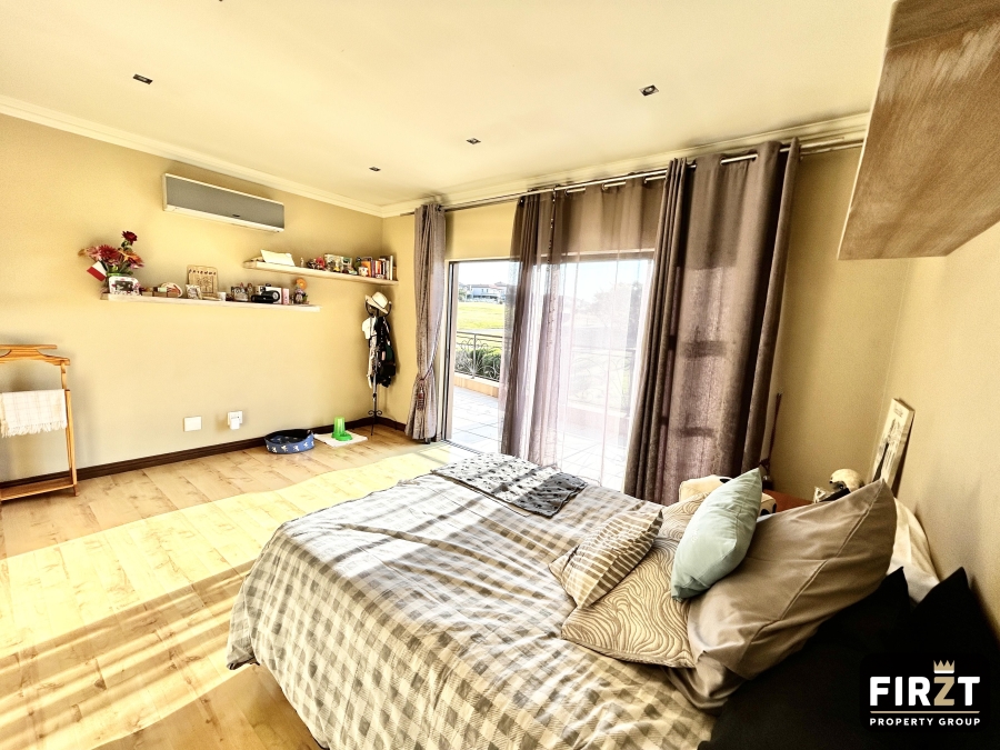 5 Bedroom Property for Sale in Blue Valley Golf Estate Gauteng
