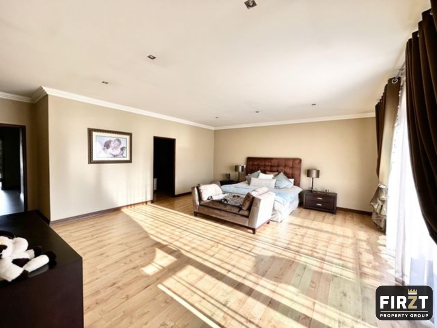 5 Bedroom Property for Sale in Blue Valley Golf Estate Gauteng