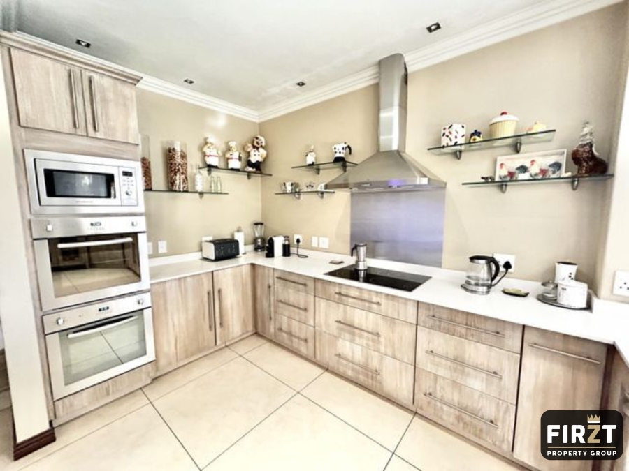 5 Bedroom Property for Sale in Blue Valley Golf Estate Gauteng