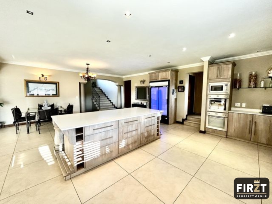 5 Bedroom Property for Sale in Blue Valley Golf Estate Gauteng