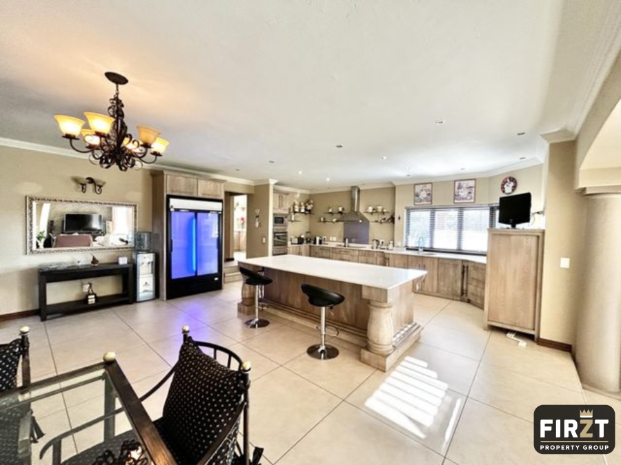 5 Bedroom Property for Sale in Blue Valley Golf Estate Gauteng