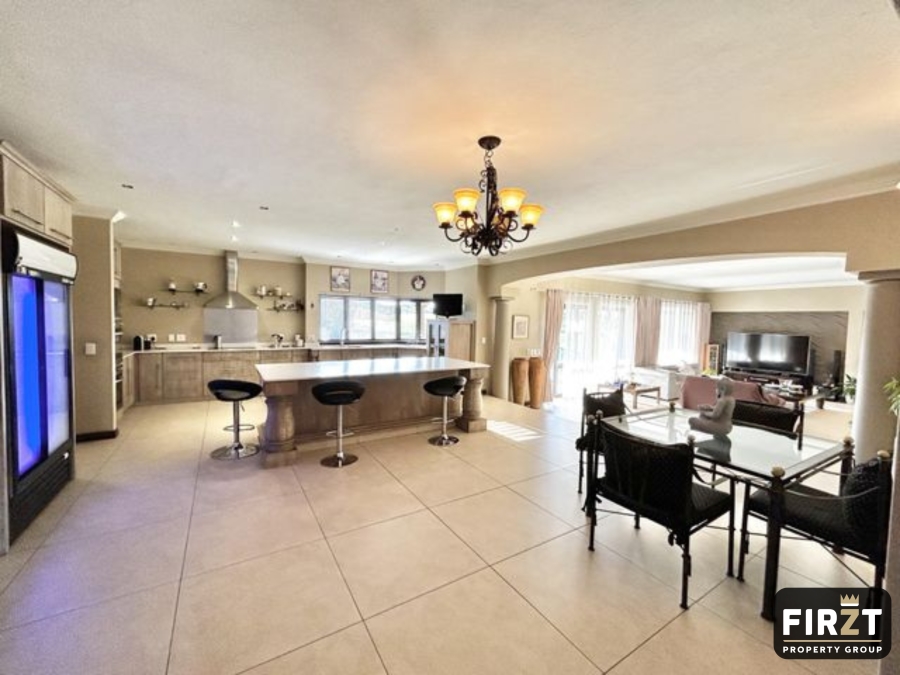 5 Bedroom Property for Sale in Blue Valley Golf Estate Gauteng