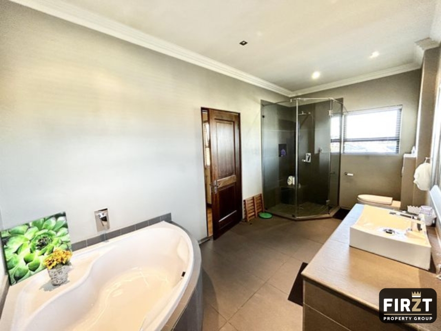 5 Bedroom Property for Sale in Blue Valley Golf Estate Gauteng