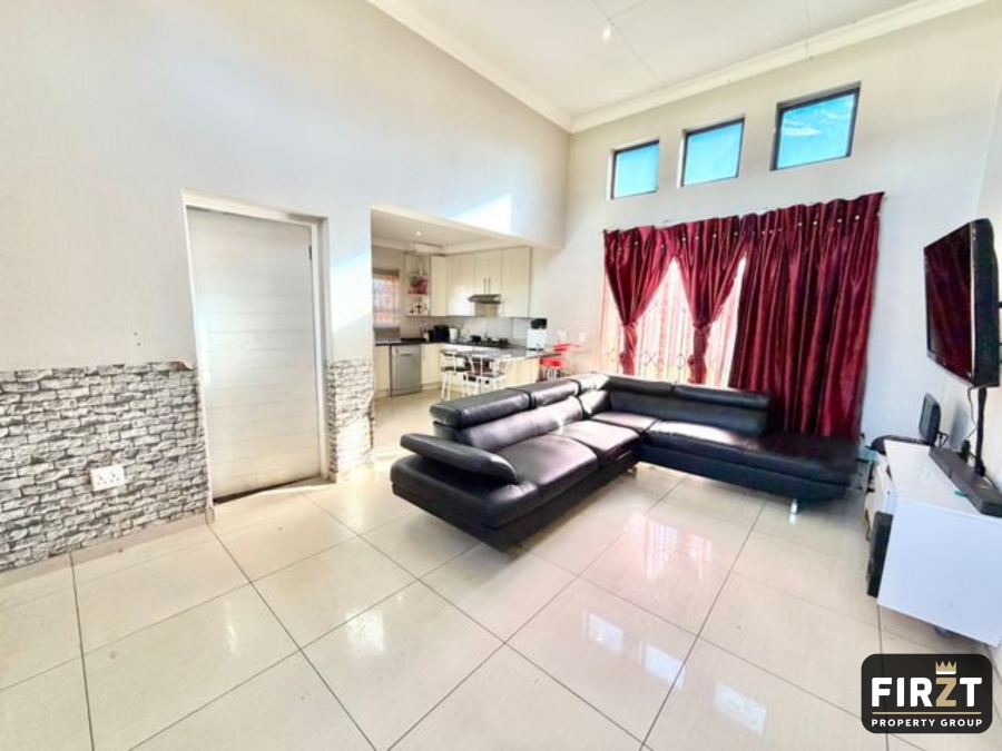 3 Bedroom Property for Sale in Strubenvale Gauteng