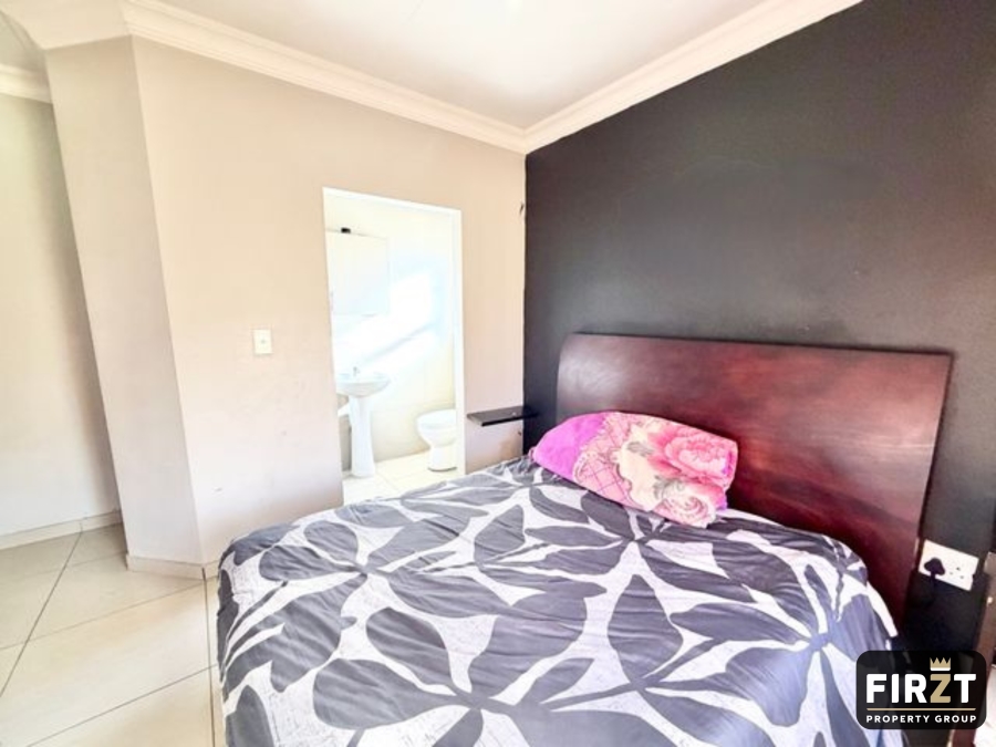 3 Bedroom Property for Sale in Strubenvale Gauteng