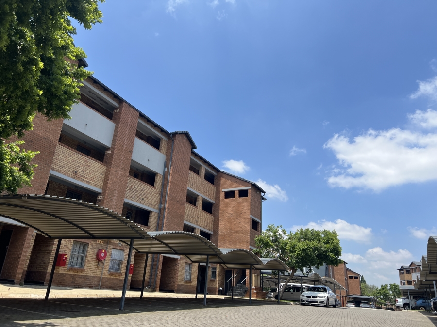 2 Bedroom Property for Sale in Heuweloord Gauteng
