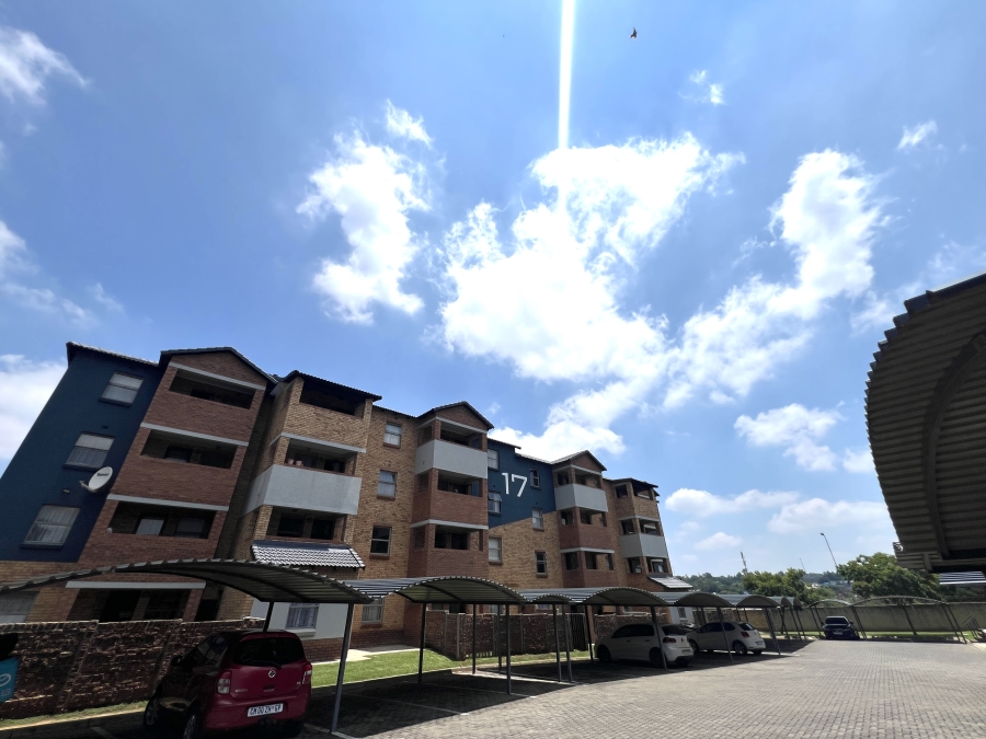 2 Bedroom Property for Sale in Heuweloord Gauteng