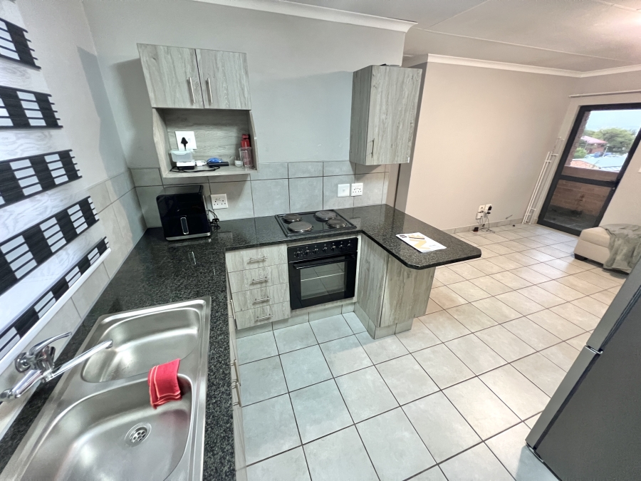 2 Bedroom Property for Sale in Heuweloord Gauteng