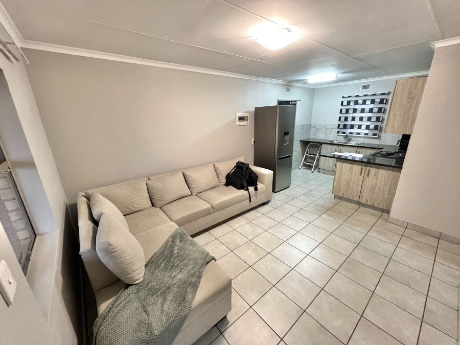 2 Bedroom Property for Sale in Heuweloord Gauteng